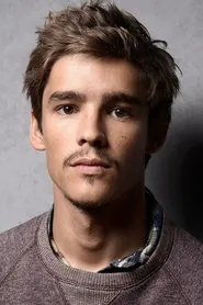 Portrait de Brenton Thwaites
