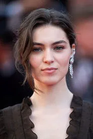 Portrait de Anamaria Vartolomei