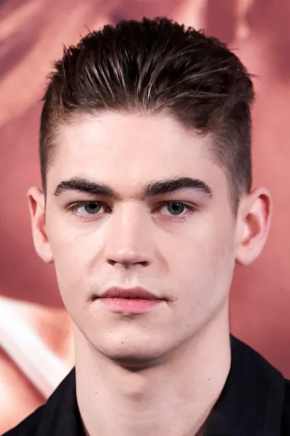 Portrait de Hero Fiennes Tiffin