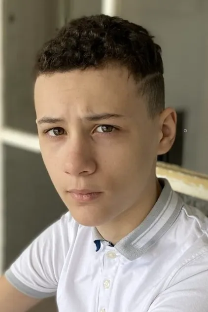 Portrait de Elyes Aguis