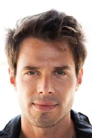 Portrait de Josh Casaubon