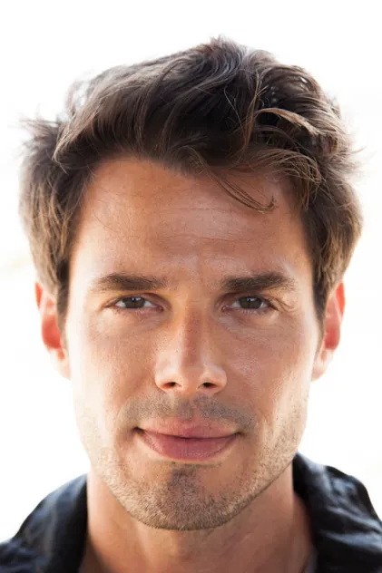 Portrait de Josh Casaubon
