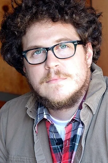 Portrait de Cameron Britton