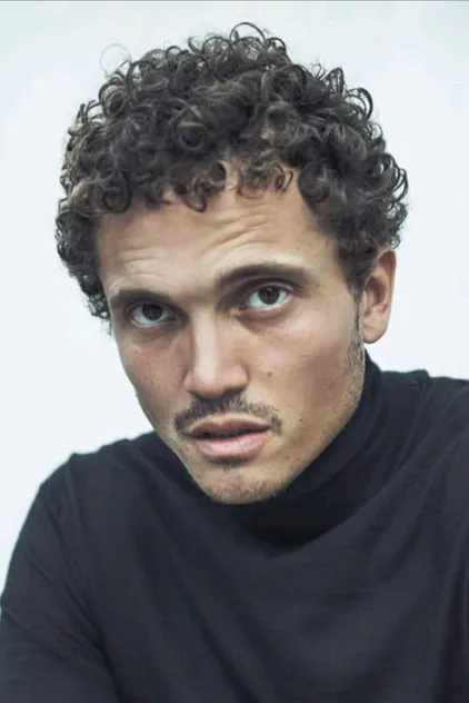 Portrait de Karl Glusman