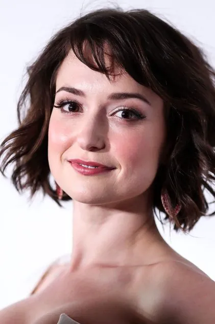 Portrait de Milana Vayntrub