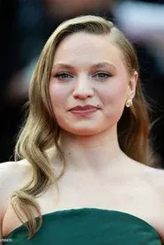 Portrait de Mia Threapleton