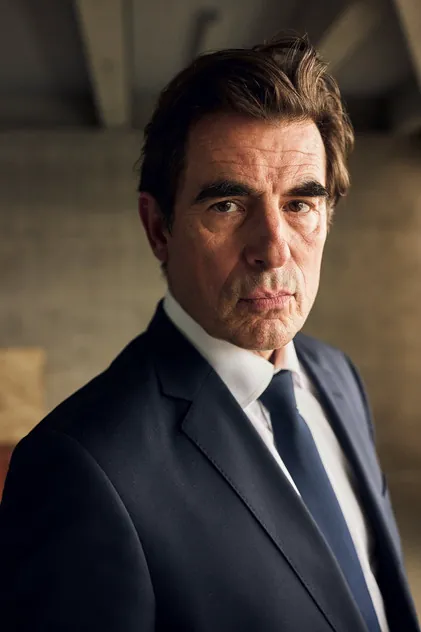 Portrait de Claes Bang