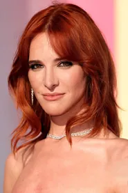 Portrait de Hari Nef