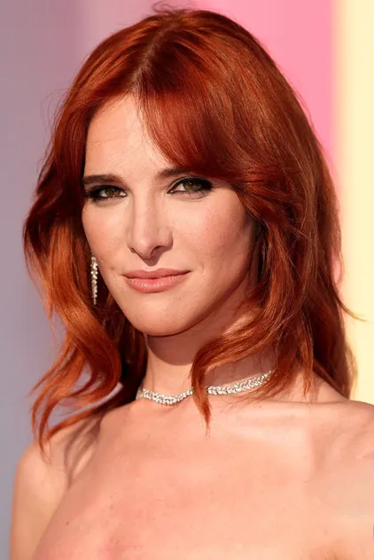 Portrait de Hari Nef