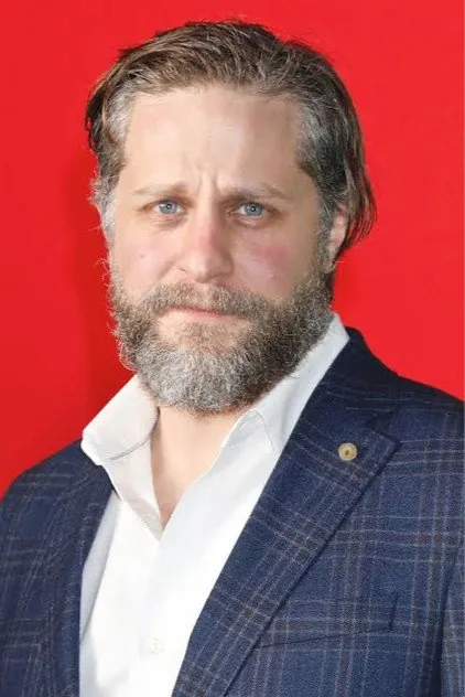 Portrait de Joe Tippett