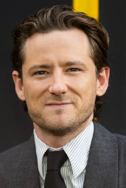 Portrait de Lewis Pullman