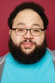 Portrait de Zach Cherry