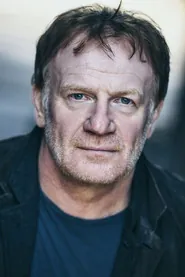 Portrait de Mark Lewis Jones