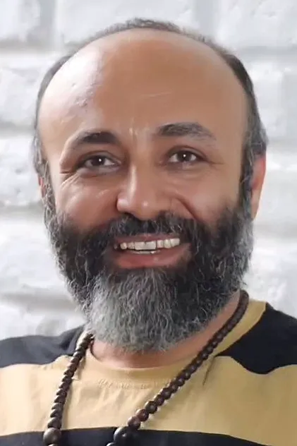 Portrait de Nader Naderpour