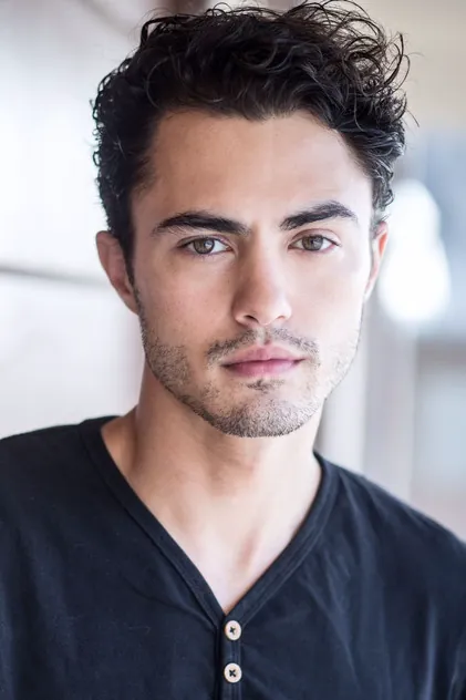Portrait de Darren Barnet
