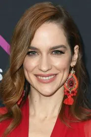 Portrait de Melanie Scrofano