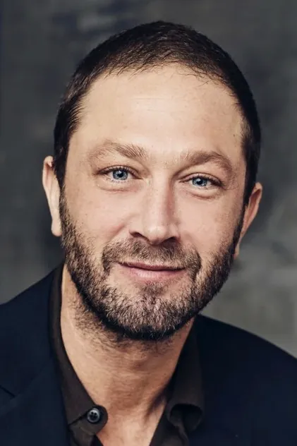 Portrait de Ebon Moss-Bachrach