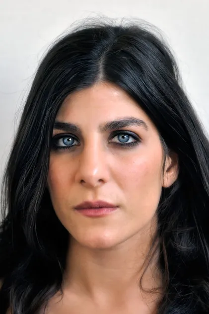 Portrait de Mina Kavani