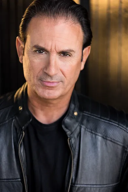 Portrait de Julian Flynn