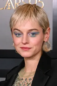 Portrait de Emma Corrin