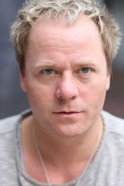 Portrait de Dustin Semmelrogge