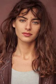 Portrait de Nina Aboutajedyne