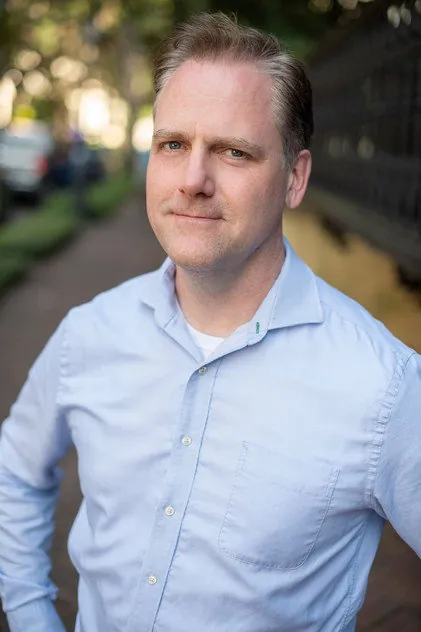 Portrait de Christopher Bass