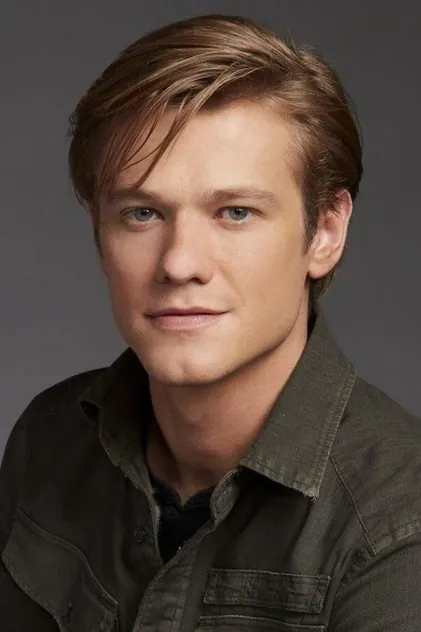 Portrait de Lucas Till