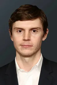 Portrait de Evan Peters