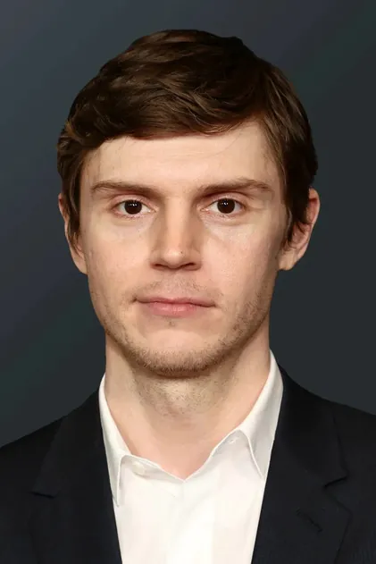 Portrait de Evan Peters