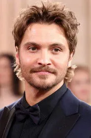 Portrait de Luke Grimes