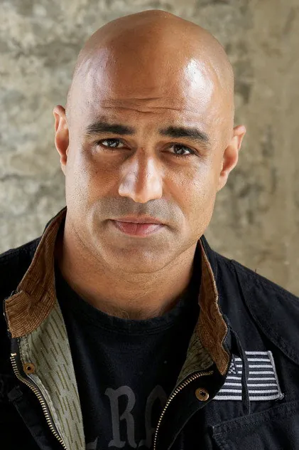 Portrait de Faran Tahir