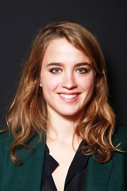 Portrait de Adèle Haenel