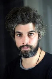 Portrait de Micha Lescot
