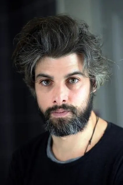 Portrait de Micha Lescot