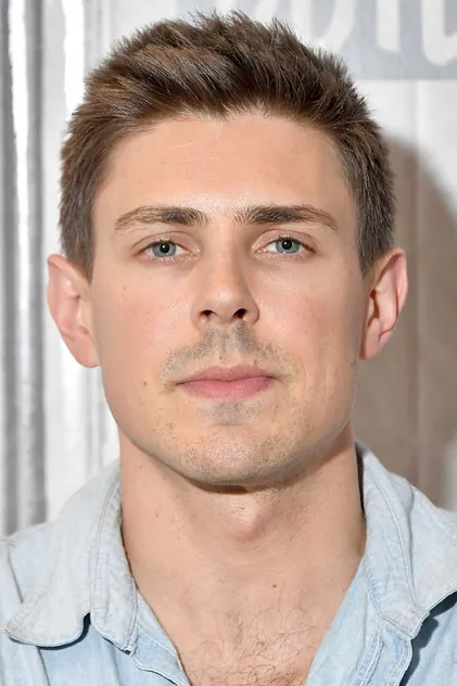 Portrait de Chris Lowell