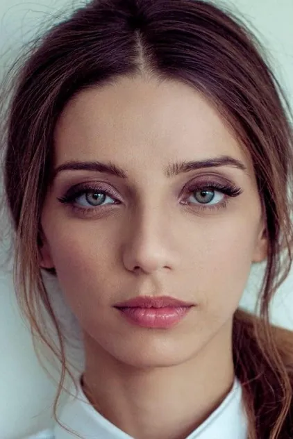 Portrait de Angela Sarafyan