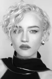 Portrait de Julia Garner