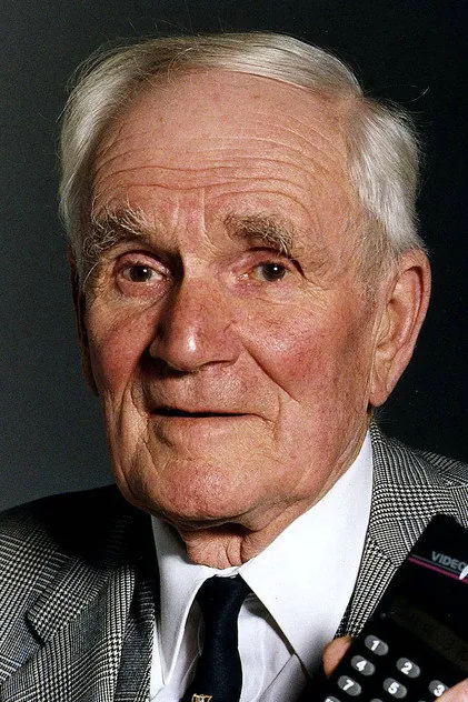 Portrait de Desmond Llewelyn