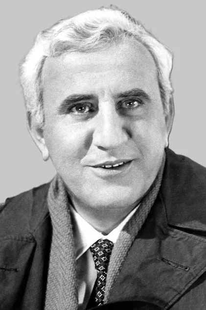 Portrait de Adolfo Celi